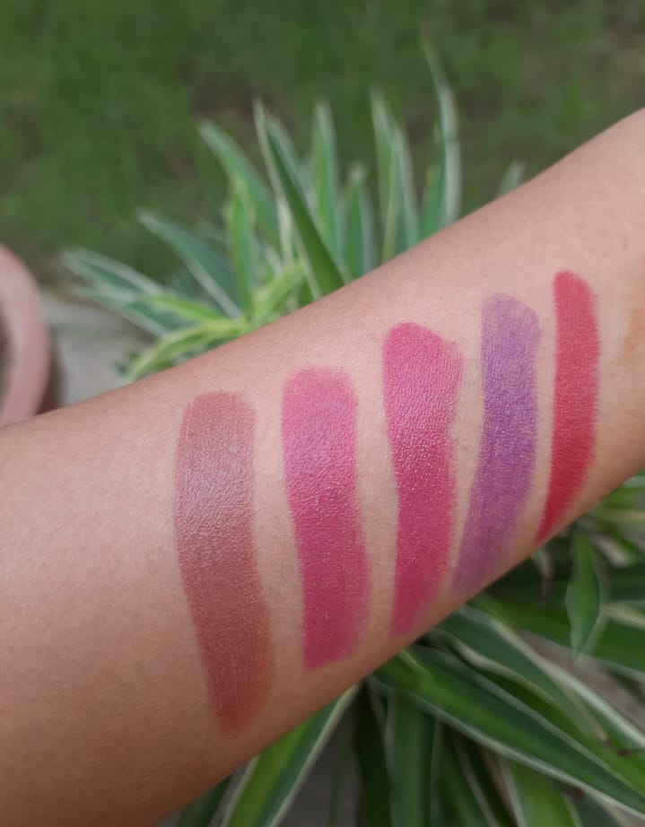 Lipsticks - approx 3 grm
