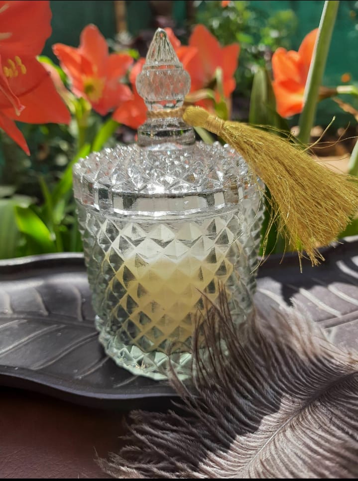 Aroma candles in glass voltives